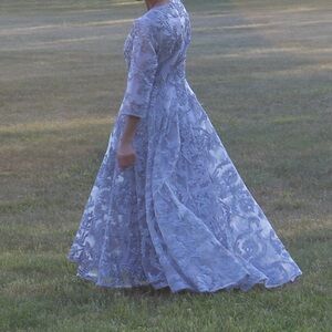 I am selling a beautiful Dainty Jewell’s dress. It is like new